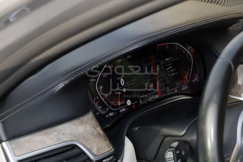 2020 بي ام دبليو الفئة السابعة 730 إل أي