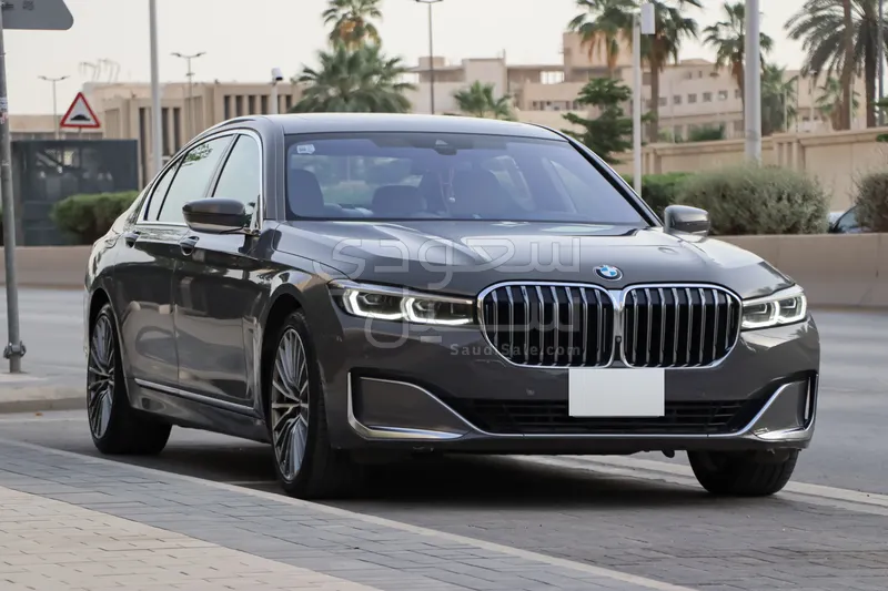 2020 بي ام دبليو الفئة السابعة 730 إل أي