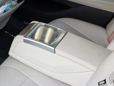 2020 بي ام دبليو الفئة السابعة 730 إل أي