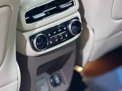 2022 جينيسيس جي في 80