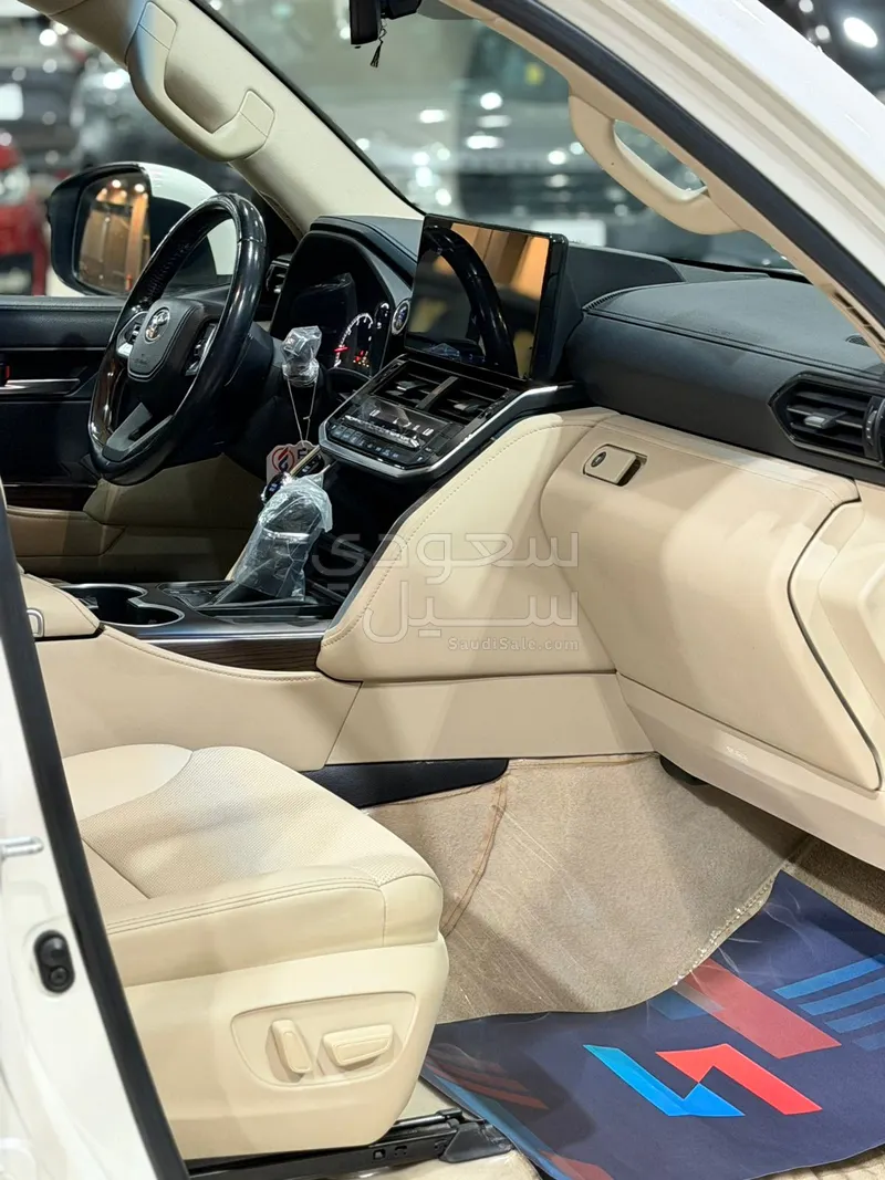 2022 تويوتا لاند كروزر جي اكس ار4