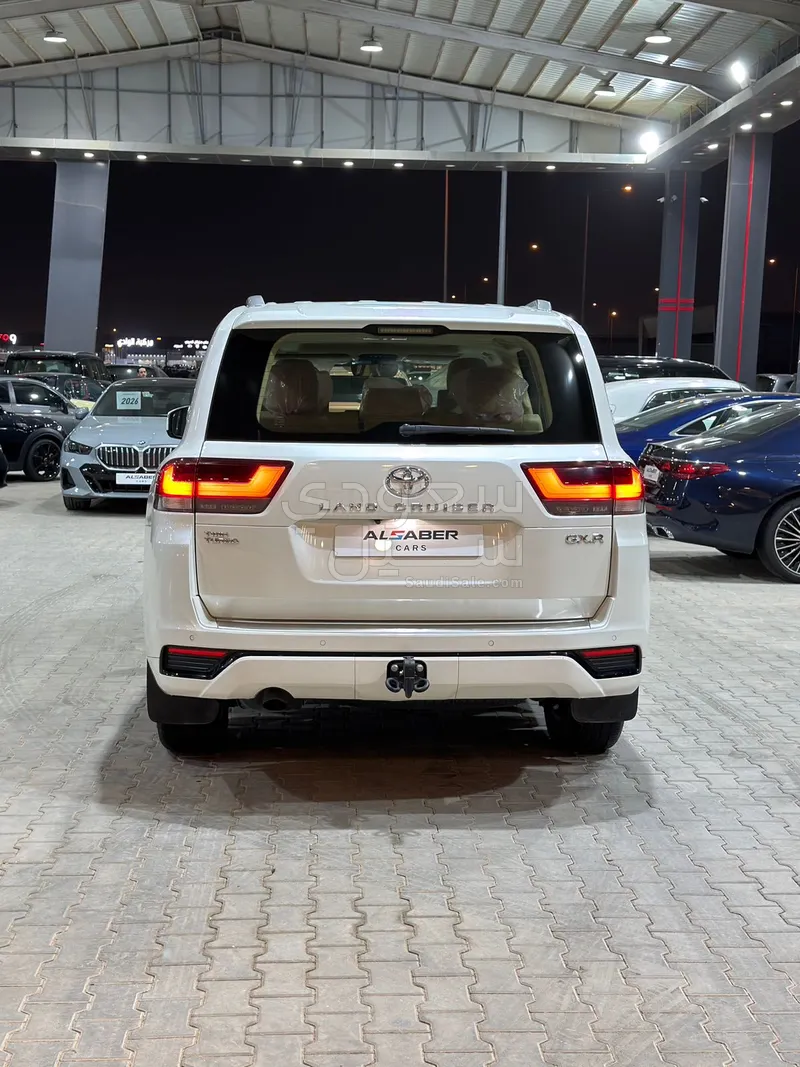 2022 تويوتا لاند كروزر جي اكس ار4
