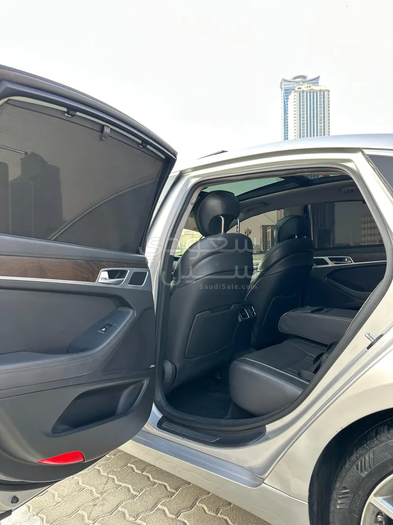 2017 جينيسيس جي 80