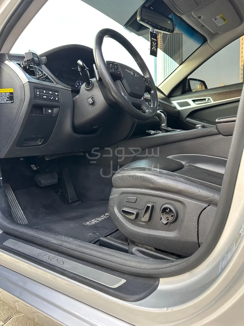 2017 جينيسيس جي 80