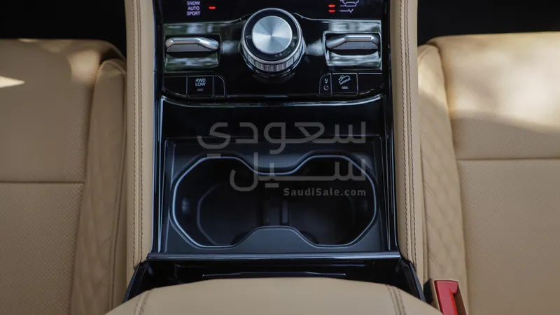 2025 جييب جراند شيروكي ساميت