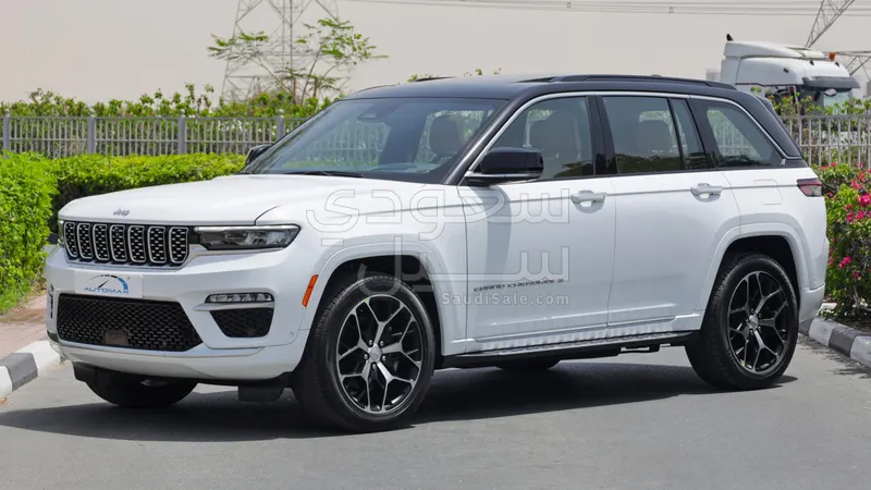 2025 جييب جراند شيروكي ساميت