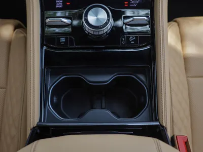 2025 جييب جراند شيروكي ساميت