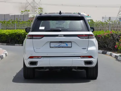 2025 جييب جراند شيروكي ساميت