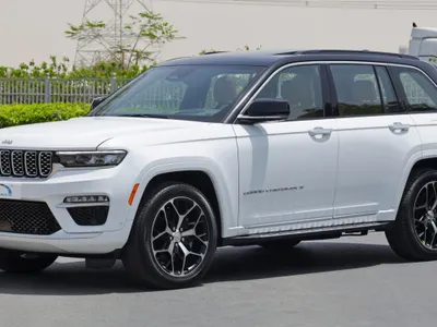 2025 جييب جراند شيروكي ساميت