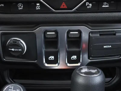 2026 جييب رانجلر سبورت بلس