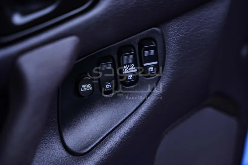 2009 متسوبيشي 3000جي تي في ار 4