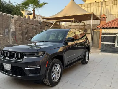 2025 جييب جراند شيروكي لاريدو