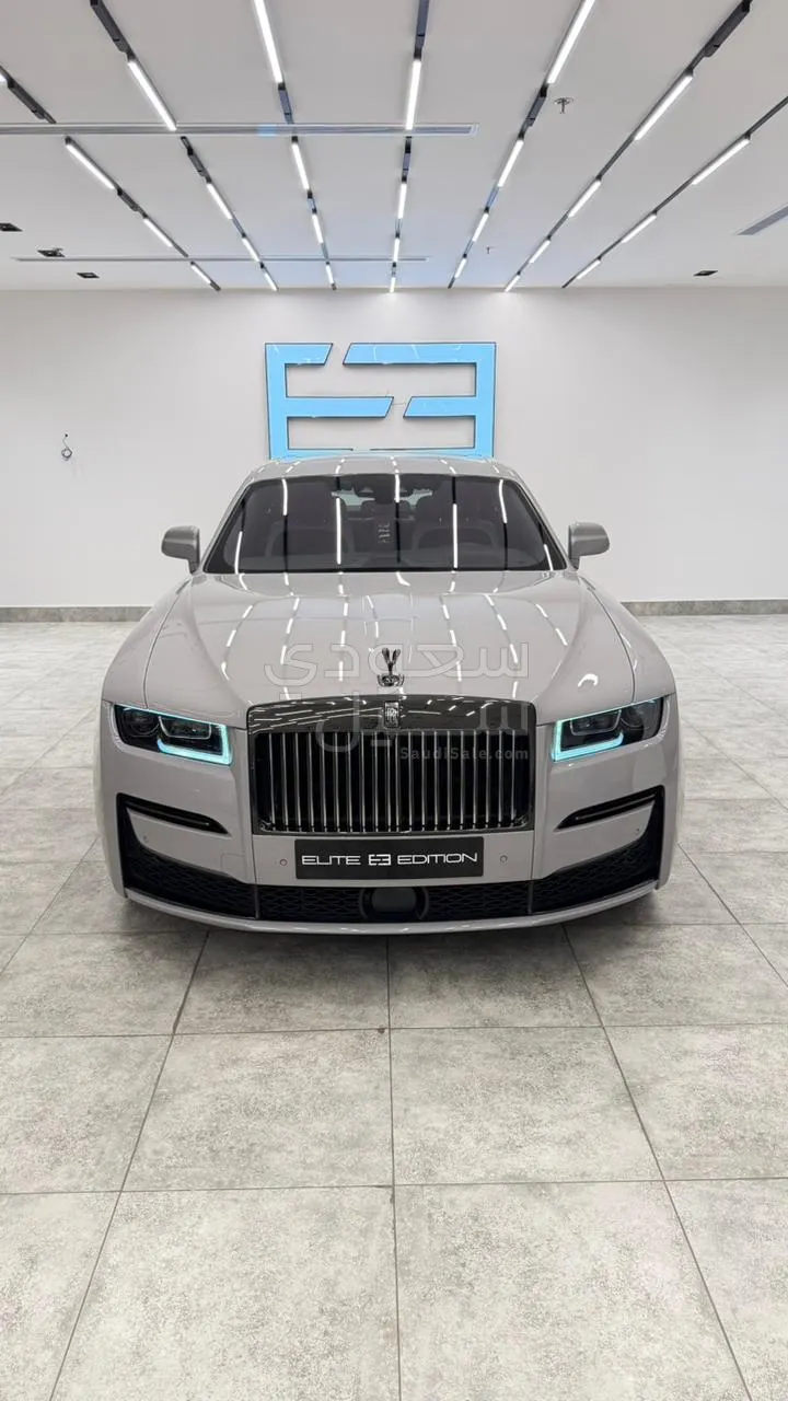 2022 رولز رويس قوست بلاك بادج