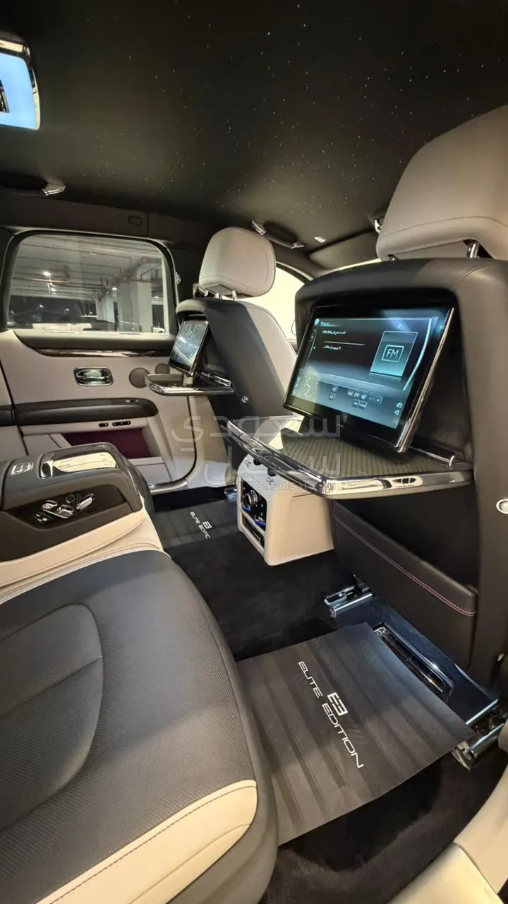 2022 رولز رويس قوست بلاك بادج