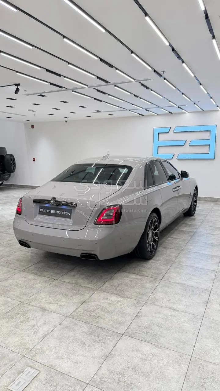 2022 رولز رويس قوست بلاك بادج