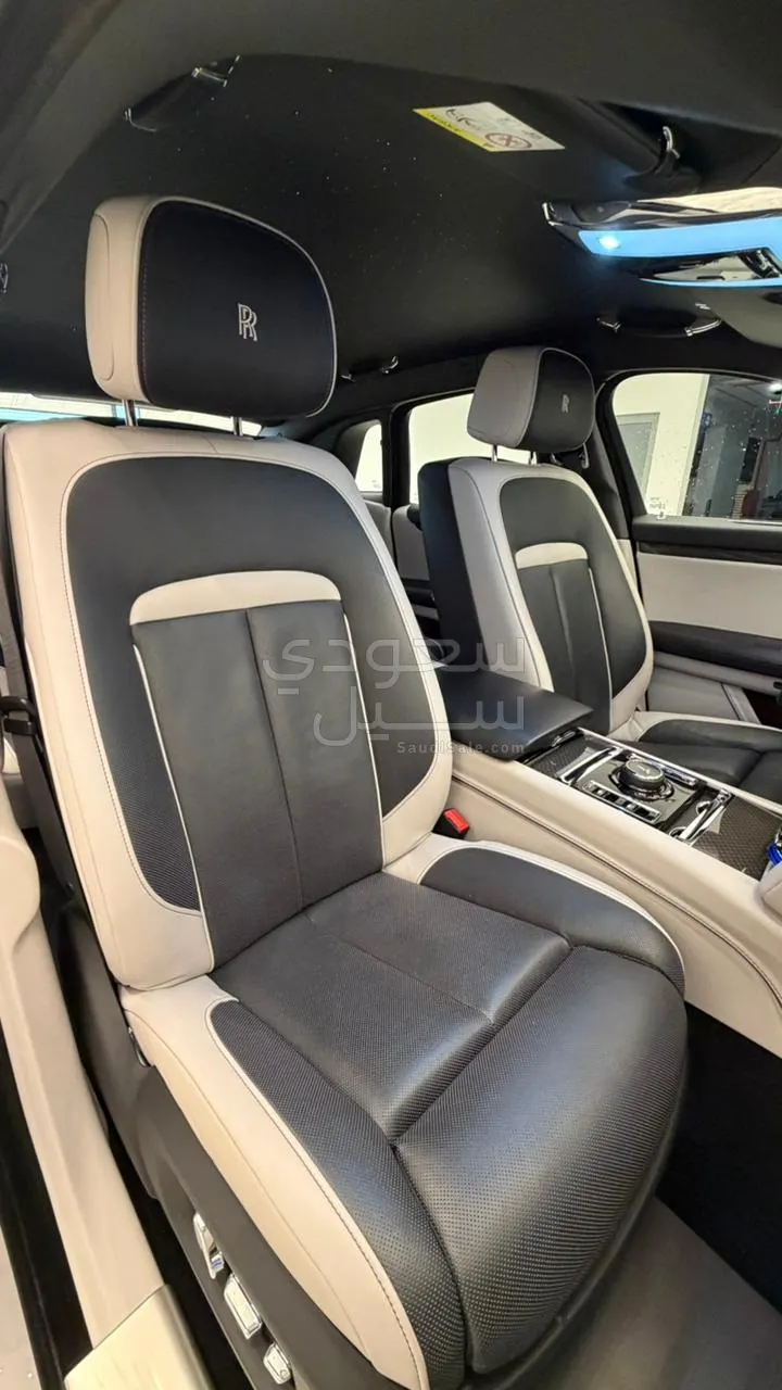 2022 رولز رويس قوست بلاك بادج