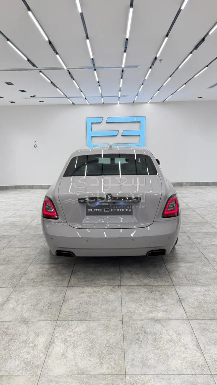 2022 رولز رويس قوست بلاك بادج