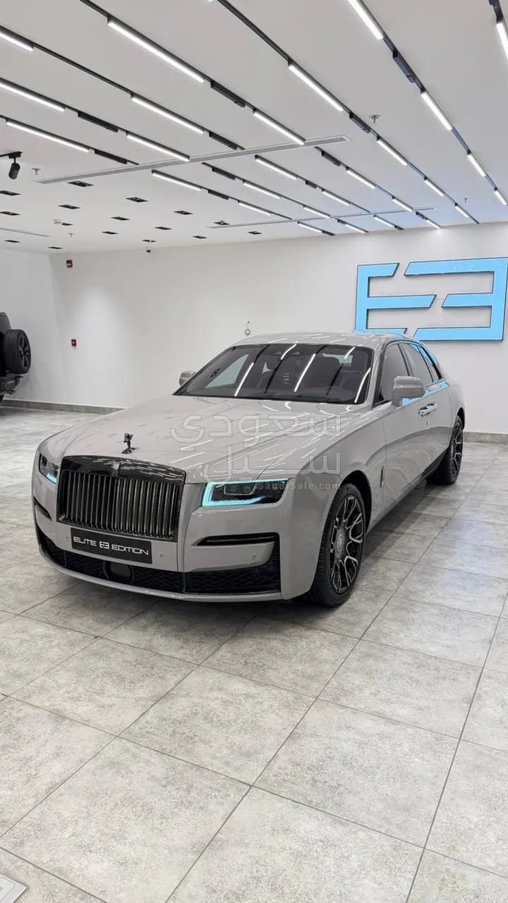 2022 رولز رويس قوست بلاك بادج