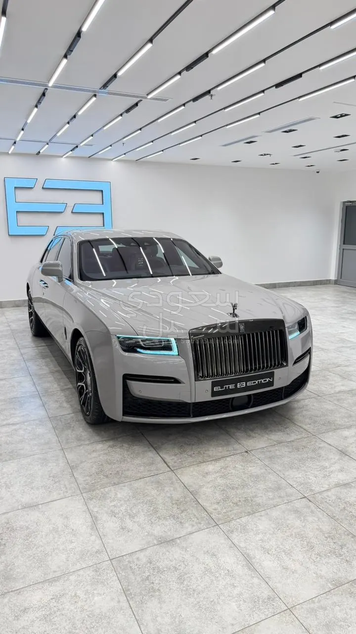 2022 رولز رويس قوست بلاك بادج