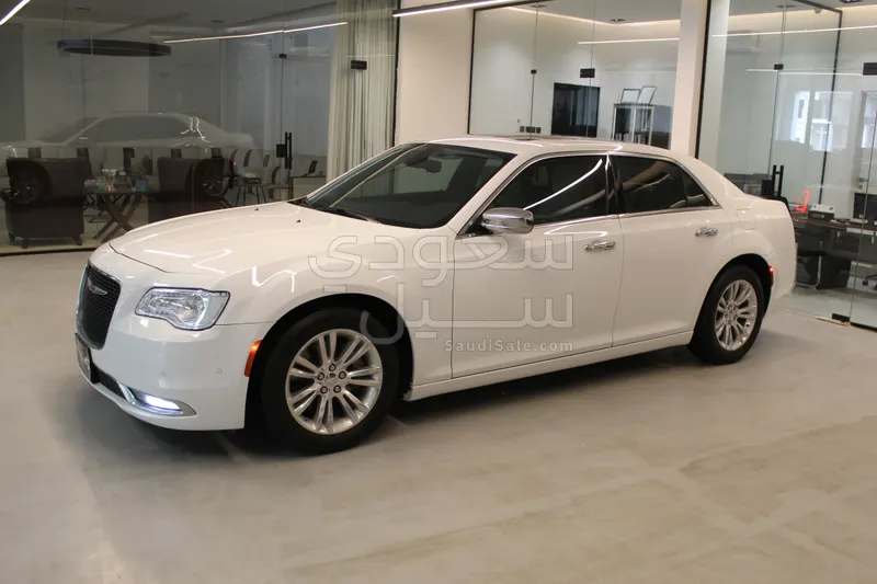2023 Chrysler 300 C