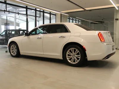 2023 Chrysler 300 C