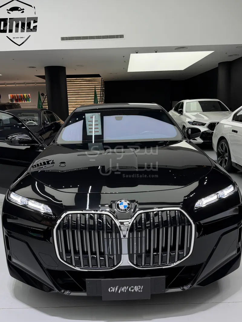 2025 بي ام دبليو الفئة السابعة 735أي