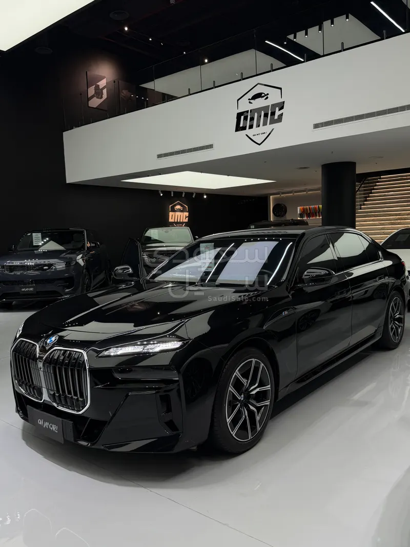 2025 بي ام دبليو الفئة السابعة 735أي