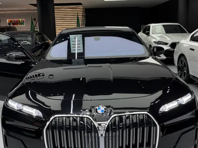 2025 بي ام دبليو الفئة السابعة 735أي