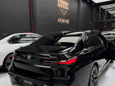 2025 بي ام دبليو الفئة السابعة 735أي