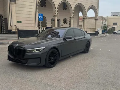 2021 بي ام دبليو الفئة السابعة 730 إل أي إنديفيجوال