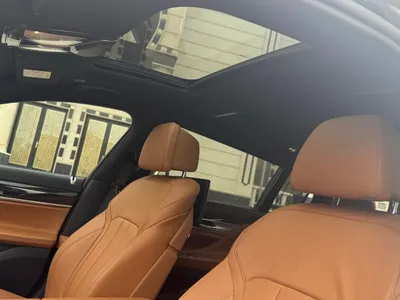 2021 بي ام دبليو الفئة السابعة 730 إل أي إنديفيجوال