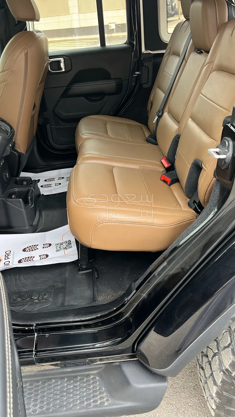 2021 جييب رانجلر صحارى