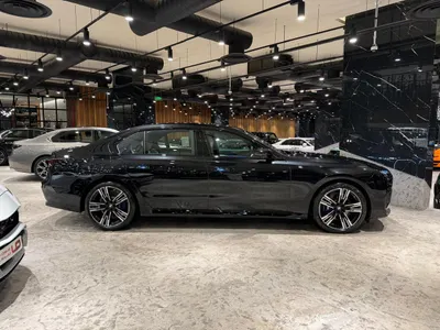 2026 بي ام دبليو الفئة السابعة 735أي