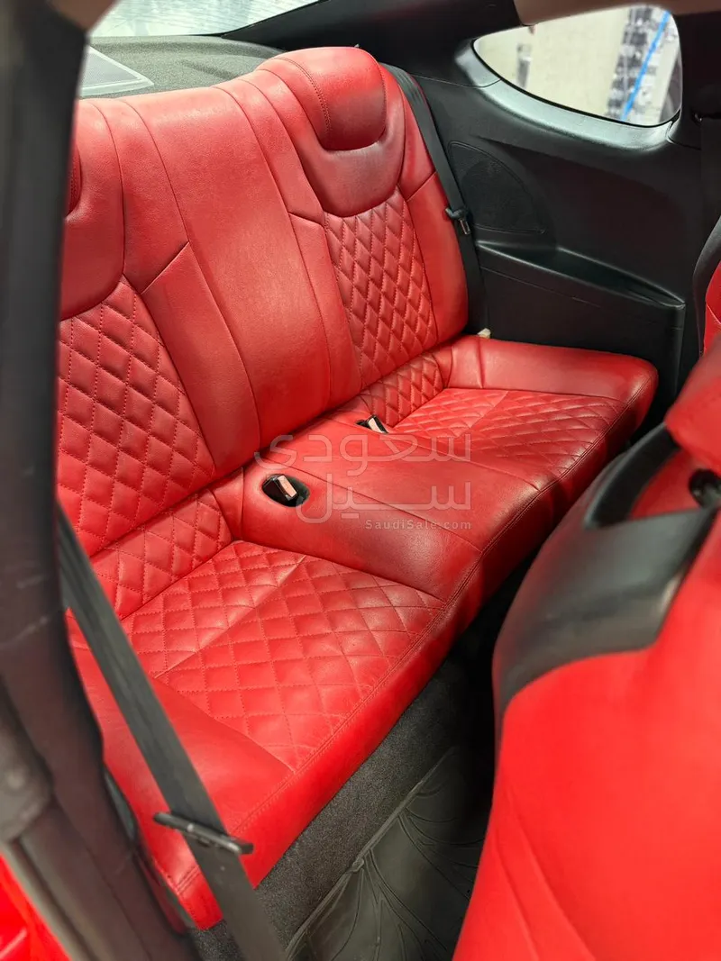 2010 جينيسيس جي 70