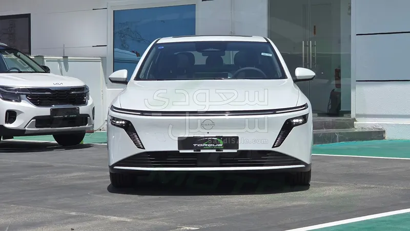 2025 نيسان ماكسيما