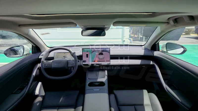 2025 نيسان ماكسيما