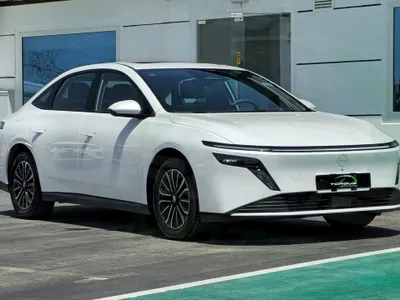 2025 نيسان ماكسيما