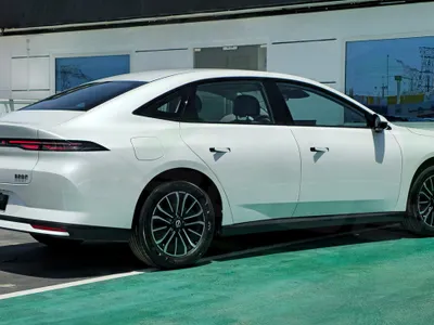 2025 نيسان ماكسيما