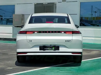 2025 نيسان ماكسيما