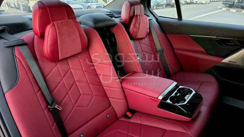 2026 بي ام دبليو الفئة الخامسة 530 إم كت