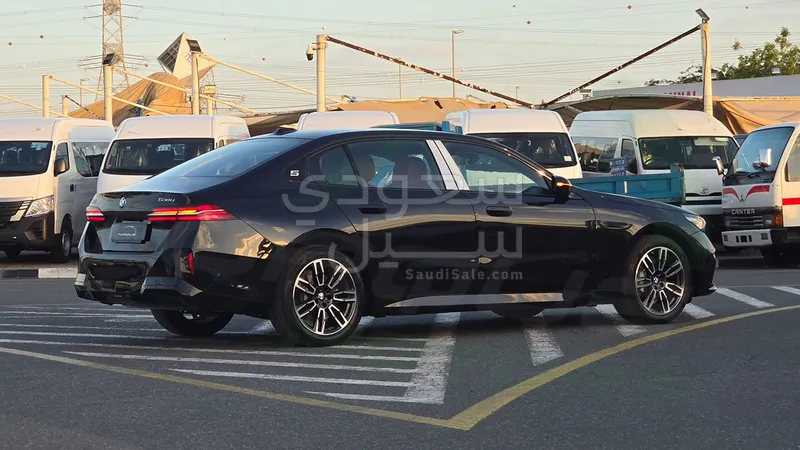 2026 بي ام دبليو الفئة الخامسة 530 إم كت