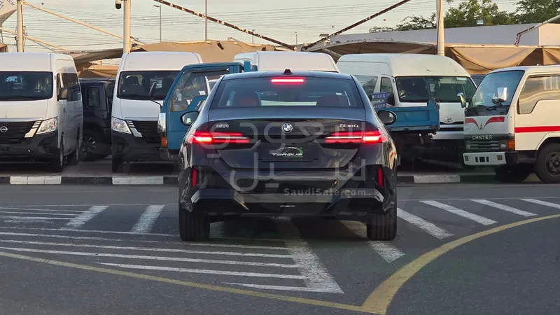 2026 بي ام دبليو الفئة الخامسة 530 إم كت