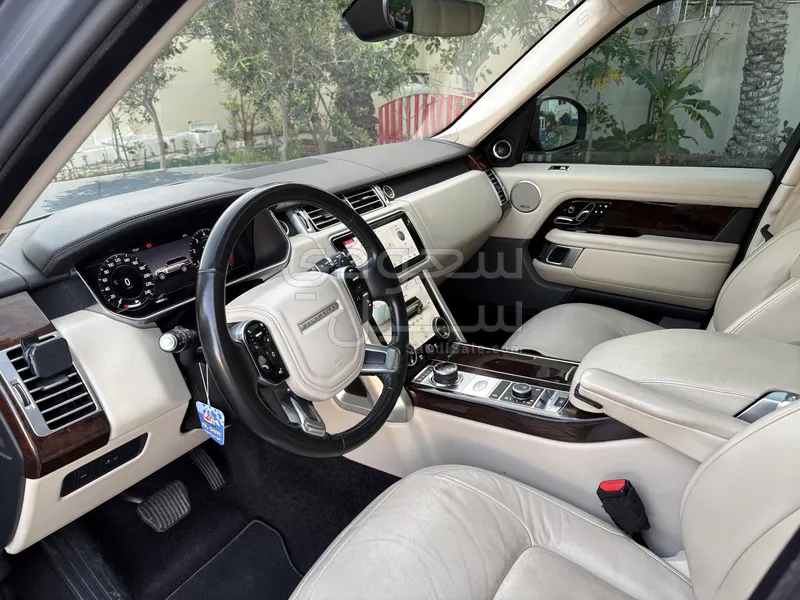 2020 لاند روفر رينج روفر فوج