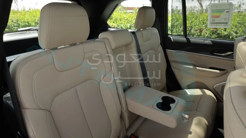 2025 جييب جراند شيروكي ليمتد بلس