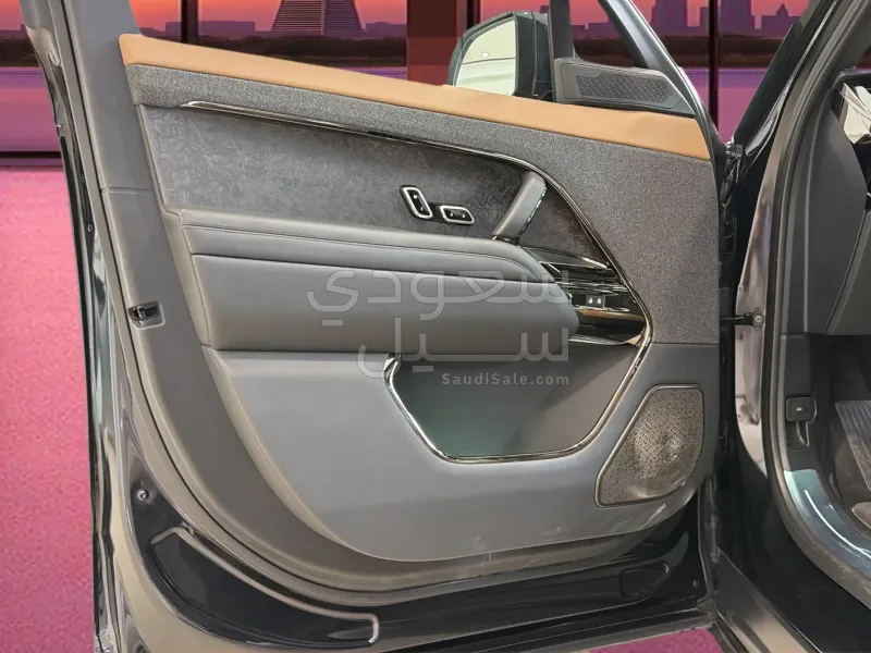 2025 لاند روفر رينج روفر سبورت اوتوبيوجرافي