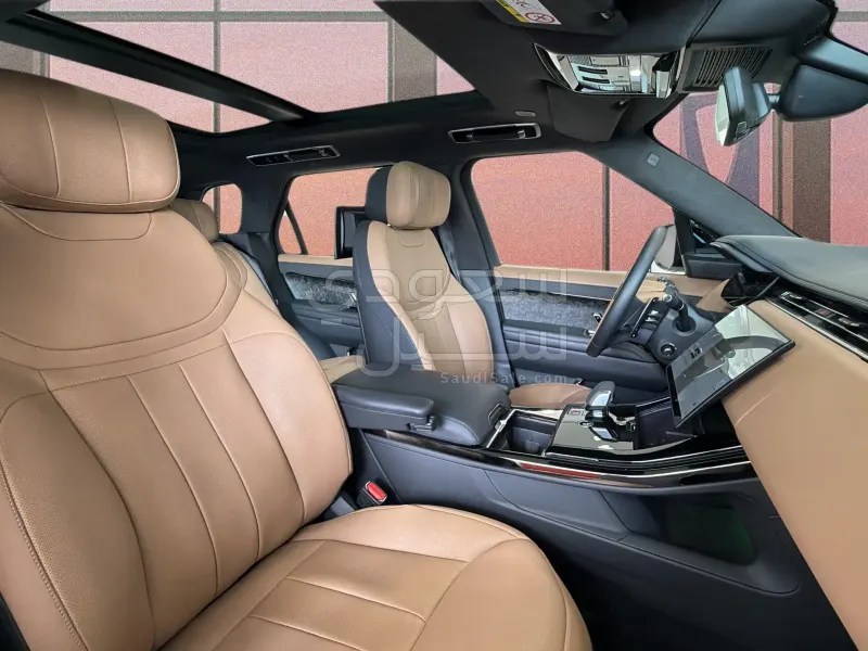 2025 لاند روفر رينج روفر سبورت اوتوبيوجرافي