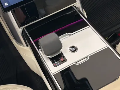 2024 لاند روفر رينج روفر اوتوبيوغرافي ال