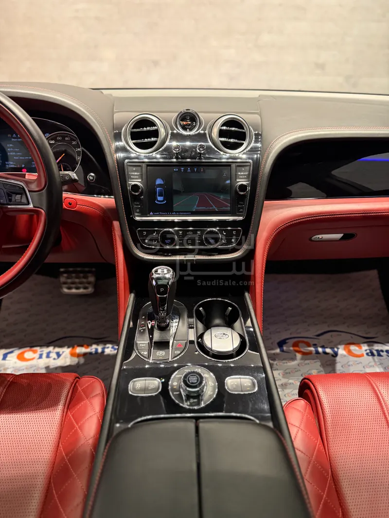 2018 بنتلي بنتايجا