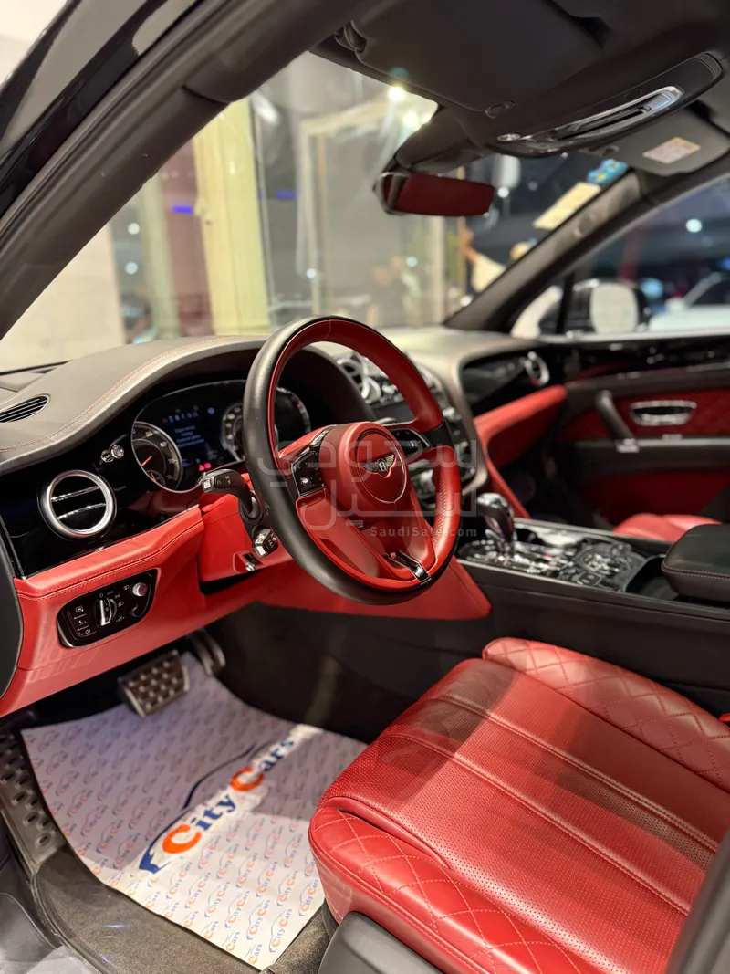 2018 بنتلي بنتايجا