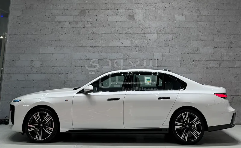 2026 بي ام دبليو الفئة السابعة 740أي